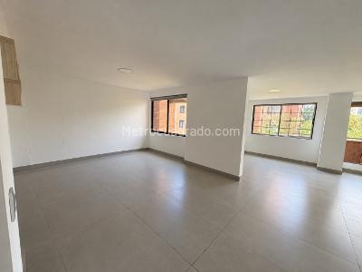Apartamento en venta en Oviedo, Medellín · foto 2 de 20