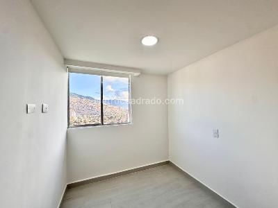 Apartamento de 3 alcobas en venta en Santa Ana, Bello, 55 m² · foto 10 de 13