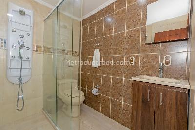 Casa de 4 alcobas en arriendo en Loma Cola Del Zorro, Medellín, 250 m² · foto 15 de 20