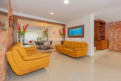 Casa de 4 alcobas en venta en Loma Cola Del Zorro, Medellín, 250 m² · foto 11 de 20