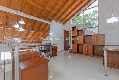 Casa de 4 alcobas en venta en Loma Cola Del Zorro, Medellín, 250 m² · foto 12 de 20