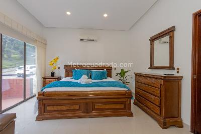 Casa de 4 alcobas en venta en Loma Cola Del Zorro, Medellín, 250 m² · foto 7 de 20