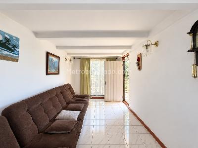 Casa de 4 alcobas en venta en Robledo, Medellín, 65 m² · foto 3 de 11