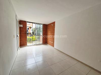 Casa de 2 alcobas en venta en Pajarito, Medellín, 40 m² · foto 4 de 16