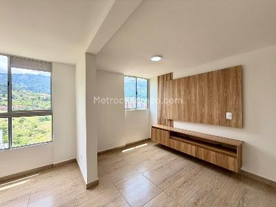 Apartamento de 2 alcobas en venta en El Trapiche, Bello, 55 m² · foto 4 de 9