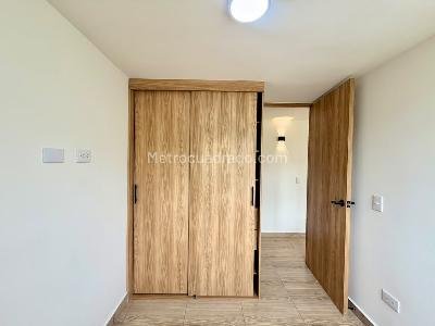 Apartamento de 2 alcobas en venta en El Trapiche, Bello, 55 m² · foto 6 de 9