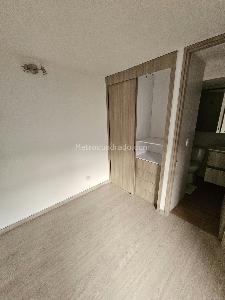Apartamento de 3 alcobas en arriendo en Loma De Los Bernal, Medellín, 55 m² · foto 3 de 10