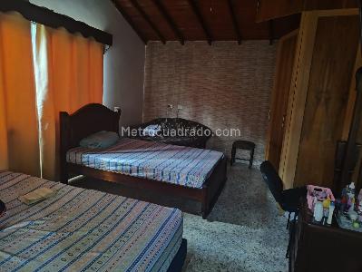 Casa de 3 alcobas en venta en Alcala, Envigado, 175 m² · foto 13 de 20