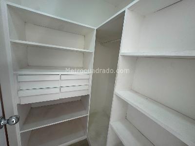Apartamento de 3 alcobas en venta en Patio Bonito, Medellín, 180 m² · foto 15 de 19