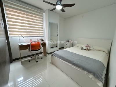 Apartamento de 3 alcobas en venta en Cristales, Cali, 142 m² · foto 13 de 20
