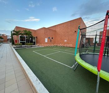 Apartamento de 3 alcobas en venta en Cristales, Cali, 142 m² · foto 18 de 20