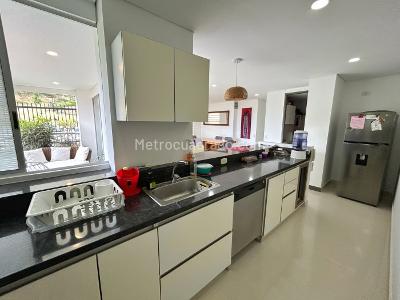 Apartamento de 3 alcobas en venta en Cristales, Cali, 142 m² · foto 6 de 20