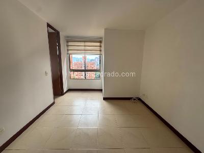 Apartamento de 3 alcobas en arriendo en Loma De Los Parra, Medellín, 138 m² · foto 13 de 19