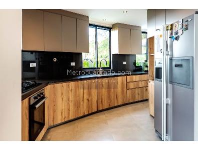 Casa de 5 alcobas en venta en Altos De Las Palmas, Envigado, 340 m² · foto 3 de 20