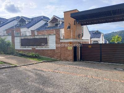 Casa de 3 alcobas en venta en Lagos Del Cacique, Bucaramanga, 218 m² · foto 11 de 20