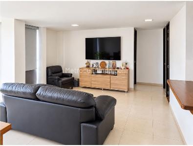 Apartamento de 2 alcobas en venta en San Antonio De Pereira, Rionegro, 72 m² · foto 2 de 9