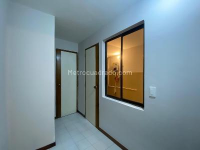 Apartamento en arriendo en Altos Del Poblado, Medellín · foto 10 de 16