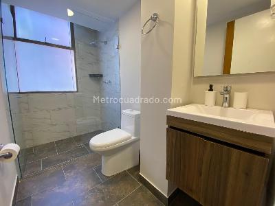 Apartamento en arriendo en Altos Del Poblado, Medellín · foto 13 de 16
