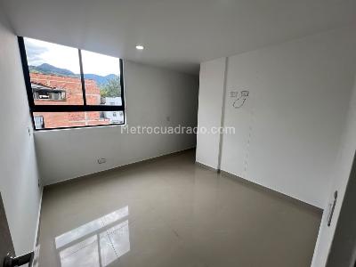Apartamento de 3 alcobas en arriendo en Belen, Medellín, 70 m² · foto 3 de 14