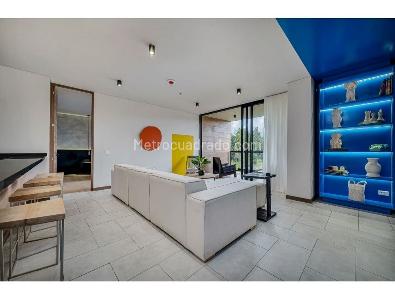 Apartamento de 2 alcobas en venta en Alto De Las Palmas, Medellín, 197 m² · foto 2 de 20