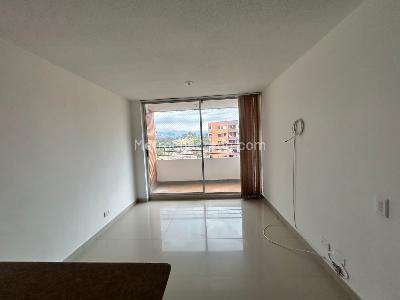 Apartamento de 3 alcobas en venta en Loma De Los Bernal, Medellín, 57 m² · foto 2 de 10