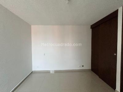 Apartamento de 3 alcobas en venta en Loma De Los Bernal, Medellín, 57 m² · foto 7 de 10