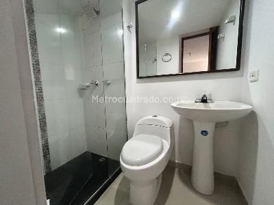 Apartamento de 3 alcobas en venta en Loma De Los Bernal, Medellín, 57 m² · foto 8 de 10