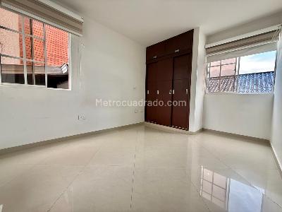 Casa de 5 alcobas en venta en Palomitas, Floridablanca, 296 m² · foto 16 de 20