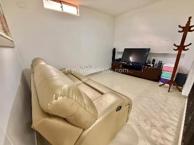 Casa de 5 alcobas en venta en Palomitas, Floridablanca, 296 m² · foto 18 de 20