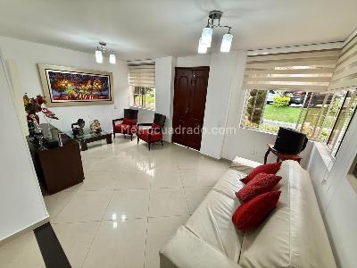 Casa de 5 alcobas en venta en Palomitas, Floridablanca, 296 m² · foto 4 de 20