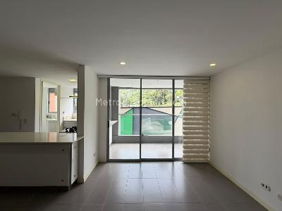 Apartamento de 3 alcobas en arriendo en Castropol, Medellín, 90 m² · foto 3 de 15