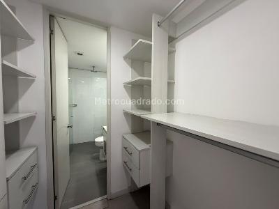 Apartamento de 3 alcobas en arriendo en Castropol, Medellín, 90 m² · foto 9 de 15