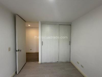 Apartamento de 3 alcobas en arriendo en Castropol, Medellín, 90 m² · foto 10 de 15