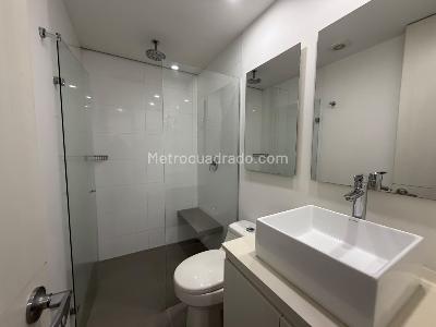 Apartamento de 3 alcobas en arriendo en Castropol, Medellín, 90 m² · foto 13 de 15