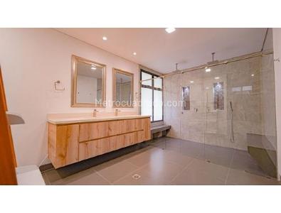 Casa de 3 alcobas en venta en Loma Del Escobero, Envigado, 400 m² · foto 20 de 20