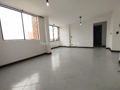 Apartamento en venta en Buenos Aires, Medellín · foto 3 de 12