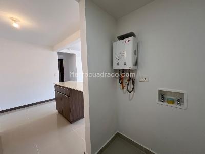 Apartamento de 3 alcobas en arriendo en Camino Verde, Envigado, 80 m² · foto 10 de 13
