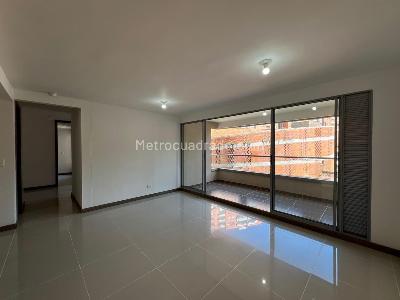Apartamento de 3 alcobas en arriendo en Camino Verde, Envigado, 80 m² · foto 4 de 13
