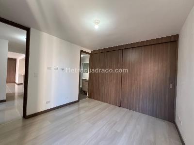 Apartamento de 3 alcobas en arriendo en Camino Verde, Envigado, 80 m² · foto 9 de 13