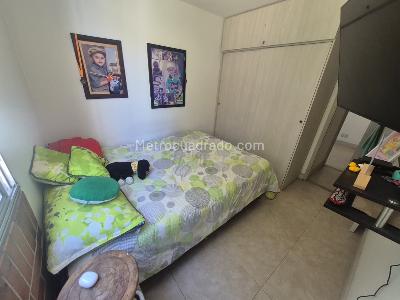 Apartamento de 3 alcobas en venta en Calasanz Parte Baja, Medellín, 63 m² · foto 10 de 15