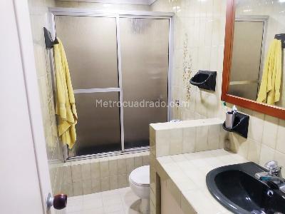 Apartamento de 4 alcobas en venta en Villa De Aburra, Medellín, 120 m² · foto 3 de 8