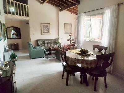 Apartamento de 4 alcobas en venta en Villa De Aburra, Medellín, 120 m² · foto 7 de 8