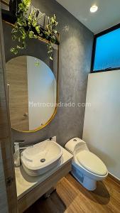 Apartamento de 1 alcoba en venta en Loma Del Escobero, Envigado, 119 m² · foto 12 de 13