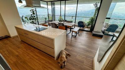 Apartamento de 1 alcoba en venta en Loma Del Escobero, Envigado, 119 m² · foto 2 de 13