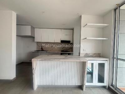 Apartamento de 3 alcobas en venta en Los Colores, Medellín, 94 m² · foto 2 de 12