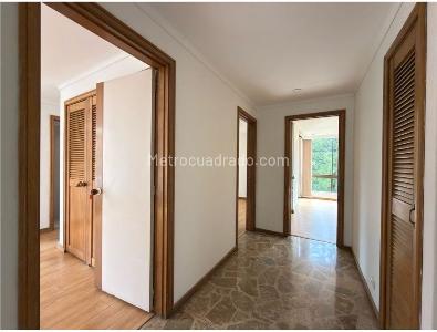 Apartamento de 5 alcobas en venta en La Tomatera, Medellín, 234 m² · foto 15 de 19