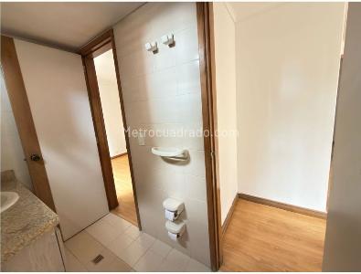 Apartamento de 5 alcobas en venta en La Tomatera, Medellín, 234 m² · foto 17 de 19