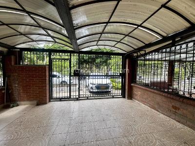 Casa de 5 alcobas en venta en Caney, Cali, 248 m² · foto 2 de 20