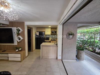 Apartamento de 3 alcobas en venta en Loma De Los Bernal, Medellín, 143 m² · foto 13 de 20