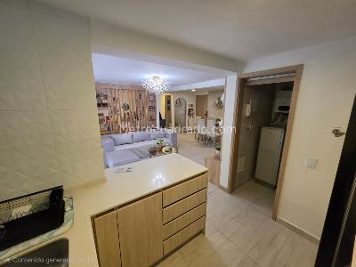 Apartamento de 3 alcobas en venta en Loma De Los Bernal, Medellín, 143 m² · foto 15 de 20